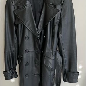 Womens leather trench coat with attachable faux fur collar